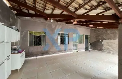 Casa à venda em divinópolis-mg, bairro tietê! 3 quartos, sala, banheiro, 4 vagas de garagem, 80m² - imperdível!