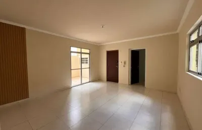 Apartamento à venda no centro de divinópolis-mg: 3 quartos, 1 suíte, 2 salas, 1 banheiro, 2 vagas, 115m² - 1° andar com área externa.