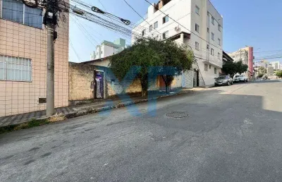 Imóvel comercial no centro de divinópolis-mg: casa com 3 quartos, 2 salas, 2 banheiros, 3 vagas de garagem e 120,00m² de área.