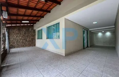 Casa residencial a venda no bairro santo antônio em divinópolis-mg