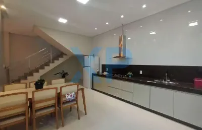 Casa duplex a venda no bairro santa marta em divinópolis-mg