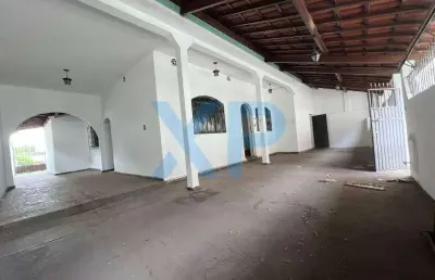Casa com 3 quartos à venda na Rua São João, Centro, Divinópolis