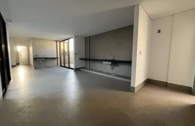 Apartamento espaçoso com área privativa e acabamento de alto padrão
