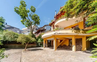 Casa com 4 quartos à venda na rua pão de açúcar, --, vila conceição, porto alegre por r$ 1.850.000