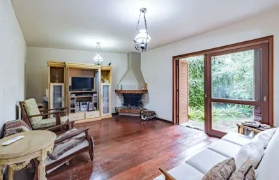 Casa com 3 quartos à venda na rua doutor armando barbedo, --, tristeza, porto alegre por r$ 1.100.000