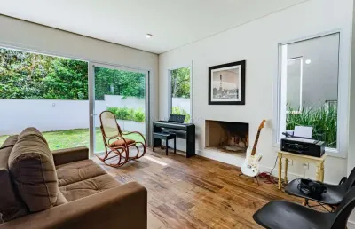 Casa em condomínio fechado com 3 quartos à venda na rua doutor ney de castilhos ferreira, --, pedra redonda, porto alegre por r$ 2.325.000