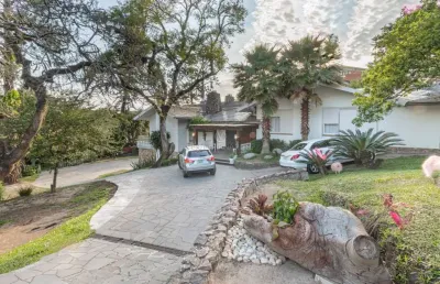 Casa com 3 quartos à venda na rua caeté, --, vila assunção, porto alegre por r$ 8.000.000