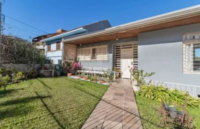 Casa com 4 quartos à venda na rua caeté, --, vila assunção, porto alegre por r$ 1.450.000