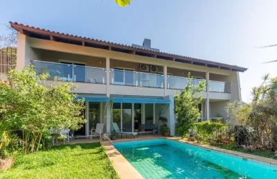 Casa com 4 quartos à venda na rua guato, --, vila assunção, porto alegre por r$ 2.385.000