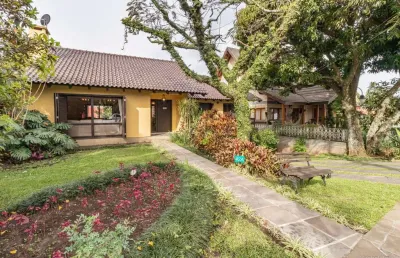 Casa em condomínio fechado com 5 quartos à venda na avenida firmino octávio bimbi, --, cavalhada, porto alegre por r$ 1.800.000