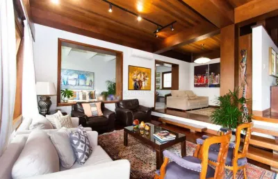 Casa com 3 quartos à venda na rua guato, --, vila assunção, porto alegre por r$ 4.800.000