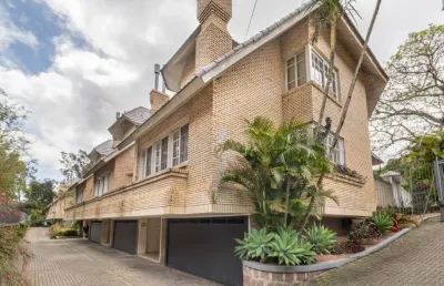 Casa em condomínio fechado com 3 quartos à venda na rua doutor arnaldo da silva ferreira, --, jardim isabel, porto alegre por r$ 1.300.000