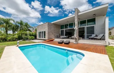Casa em condomínio fechado com 4 quartos à venda na avenida juca batista, --, belém novo, porto alegre por r$ 3.200.000