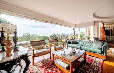 Casa com 4 quartos à venda na rua bororó, --, vila assunção, porto alegre por r$ 2.660.000