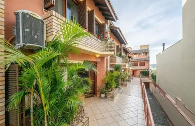 Casa em condomínio fechado com 3 quartos à venda na rua padre joão batista reus, --, vila conceição, porto alegre por r$ 1.060.000