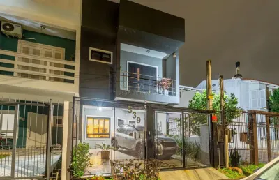 Casa em condomínio fechado com 3 quartos à venda na rua pau brasil, --, hípica, porto alegre por r$ 650.000
