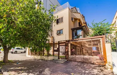 Casa em condomínio fechado com 3 quartos à venda na rua miguel couto, --, menino deus, porto alegre por r$ 899.000