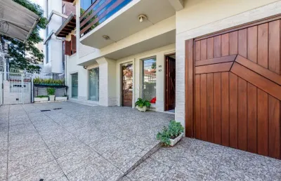 Casa com 3 quartos à venda na rua dona augusta, --, menino deus, porto alegre por r$ 1.190.000