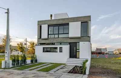 Casa em condomínio fechado com 3 quartos à venda na avenida juca batista, --, hípica, porto alegre por r$ 770.000