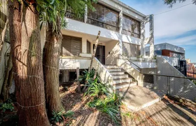 Casa com 3 quartos à venda na avenida icaraí, --, cristal, porto alegre por r$ 1.350.000