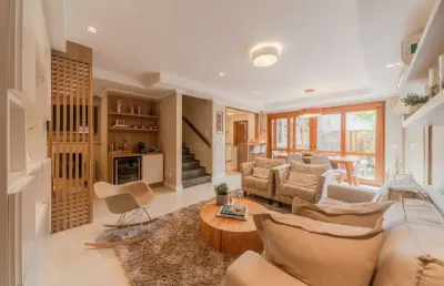 Casa em condomínio fechado com 3 quartos à venda na travessa pedra redonda, --, jardim isabel, porto alegre por r$ 1.390.000