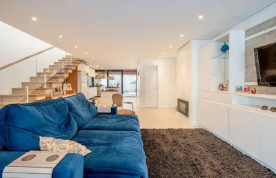Casa com 3 quartos à venda na rua professor carlos de paula couto, --, cavalhada, porto alegre por r$ 1.300.000
