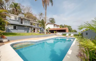 Casa com 5 quartos à venda na rua simão bolívar, --, vila conceição, porto alegre por r$ 2.650.000