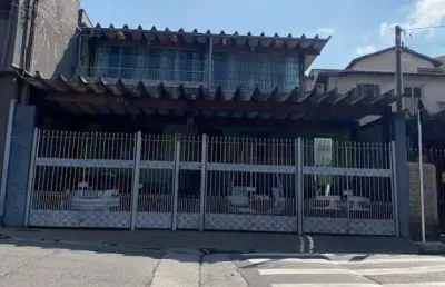 Sobrado amplo com edícula – ideal para residencial ou comercial