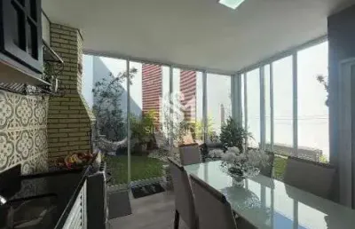 Casa com 02 dormitórios e quintal no bairro jardim nova veneza -indaiatuba/sp