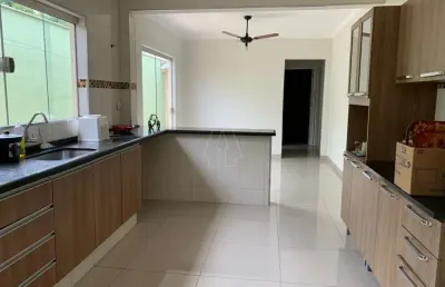 Casa com 3 quartos à venda no Santana, Araçatuba 