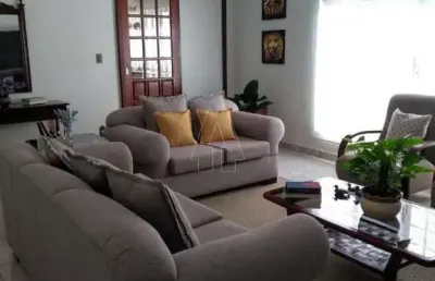 Casa com 3 quartos à venda na Vila São Paulo, Araçatuba 