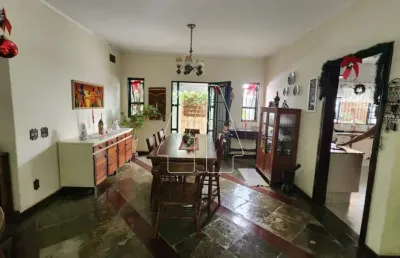 Casa com 3 quartos à venda no Icaray, Araçatuba 