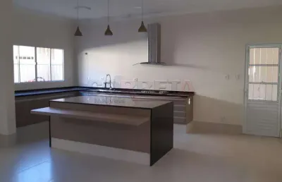 Casa com 3 quartos à venda no Planalto, Araçatuba 