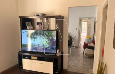 Casa com 3 quartos à venda no São João, Araçatuba 