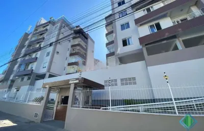 Excelente apartamento, a 3 minutos da beira-mar continental e da ponte hercílio luz