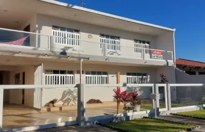 Casa a venda com piscina . guaratuba - pr  praia central. ótimo sobrado com piscina.