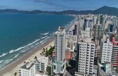 Excelente cobertura duplex | 3 suítes sendo 1 suíte master, 4 vagas de garagem na meia praia em itapema/sc - imobiliária áfrica