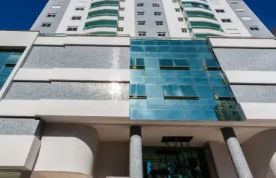 Excelente apartamento mobiliado | 4 quartos sendo 2 suítes + 2 demi-suítes, 4 vagas de garagem no centro em balneário camboriú/sc - imobiliária áfrica