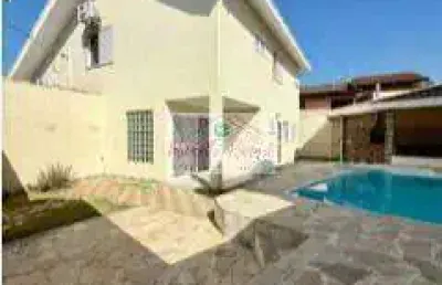 Casa com 04 dorm no cond. villa europa - piscina climatizada