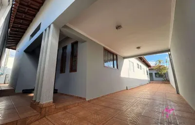 Casa com 4 dormitórios, 272 m² - venda por r$ 950.000,00 ou aluguel por r$ 4.000,00/mês - centro - leme/sp