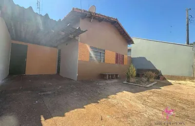 Casa com 2 quartos para alugar no Jardim Santa Paula, Leme 