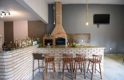 Chácara com 3 dormitórios, 1 suíte, piscina, área gourmet completa