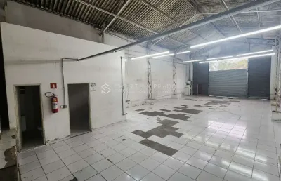 Galpão para locação 200 m com acesso para caminhos próximo ao centro comercial da cidade dutra