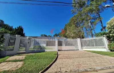 Casa com 3 suítes, piscina e área gourmet para venda