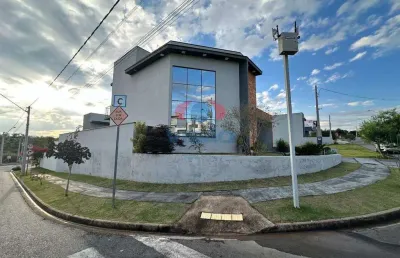 Casa de alto padrão para locação em condomínio alto padrão com 04 suítes , com excelente localização e infraestrutura completa