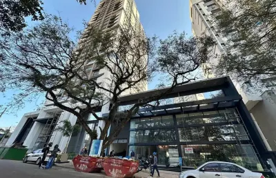 Sala comercial com mezanino edif; francisco henrique henz