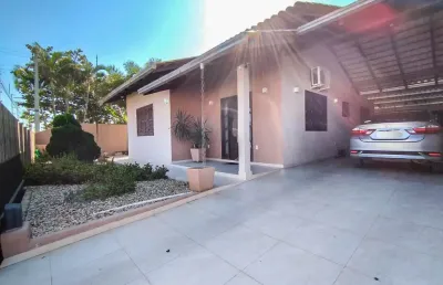 Casa averbada com piscina, no centro de barra velha e o melhor mobiliada com moveis planejados em todos os ambientes