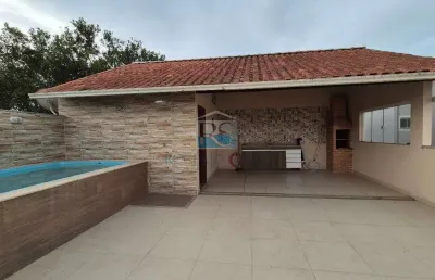 Excelente casa em condominio - composta de 03 quartos, sendo 1 suite - espaco gourmet com piscina e churrasqueira