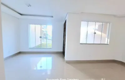 Lindo sobrado, espaçoso, bem iluminado, pronto para morar!