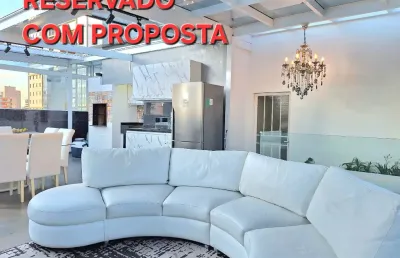 Um charme de apartamento cobertura com vista panorâmica no coração de curitiba